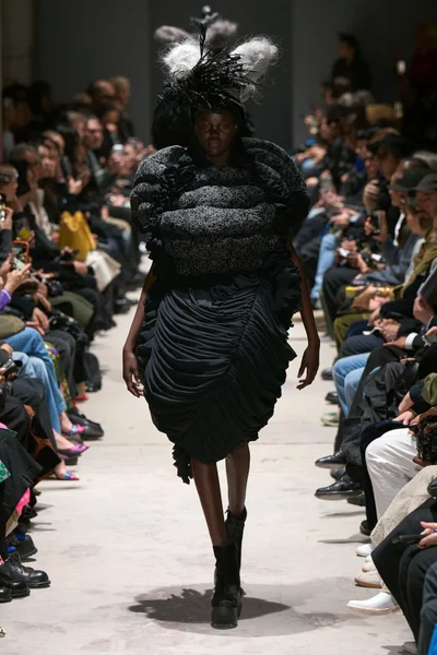 Look 3